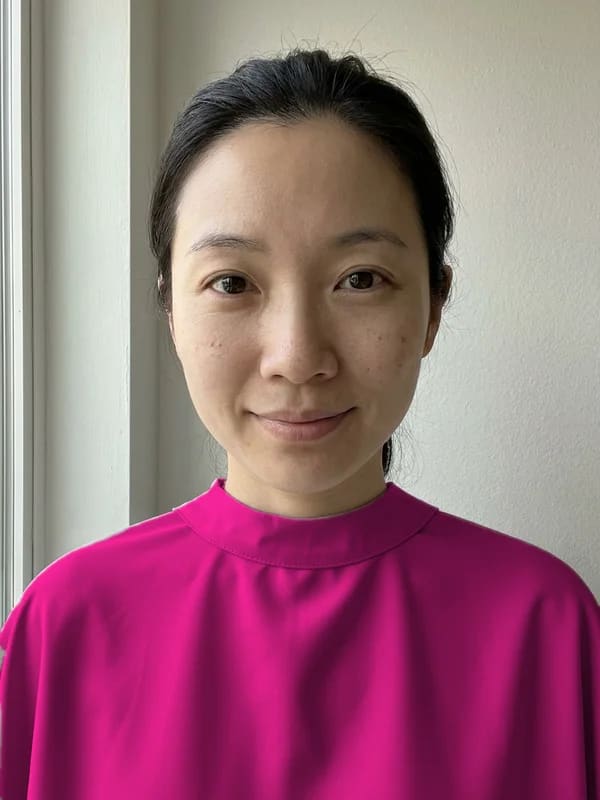 Bright Winter demo model in Fuchsia