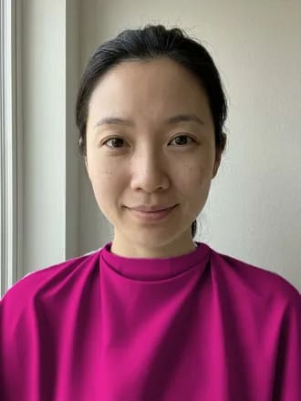 Bright Winter demo model in Fuchsia: Suits her