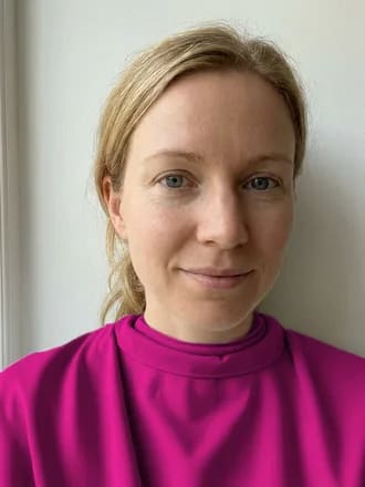 Light Spring demo model in Fuchsia: Wearable