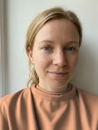 Light Spring demo model in Peach: Suits her